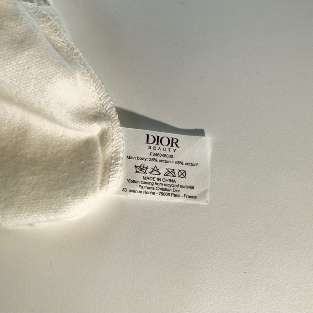 Dior Cream Drawstring Pouch with Gold Logo - Picture 5 of 5